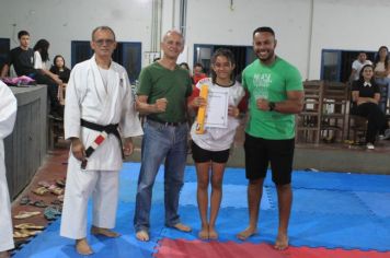 Foto - ESPORTE SANO CAJATI PROMOVE GRADUAÇÃO COM  TROCA DE FAIXAS E DOAÇÃO DE KIMONOS PARA ATLETAS INICIANTES