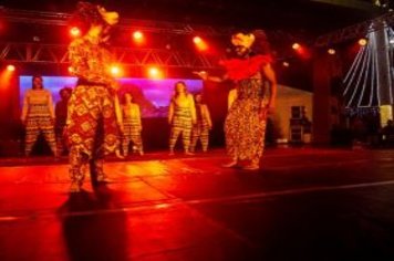 Foto - Espetáculo Rei Leão e banda Projeto X