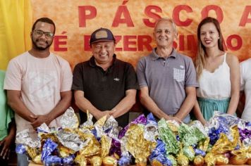 Foto - PREFEITURA DE CAJATI REALIZA ENTREGA  DE OVOS DE PÁSCOA E MIMOS ESPECIAIS!