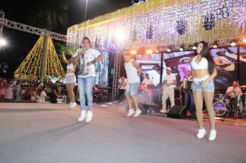 Foto - Réveillon com a Banda Origins e fogos de artifícios sem estampido marcaram a virada do ano em Cajati