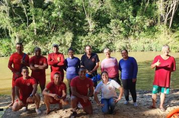 Foto - Treinamento de técnicas de salvamento 