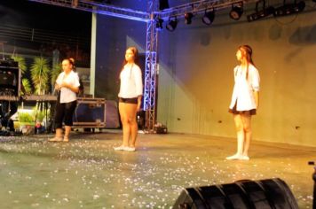 Foto - Cajati comemora o Dia Internacional da Dança apresentando um espetáculo na Praça da Bíblia