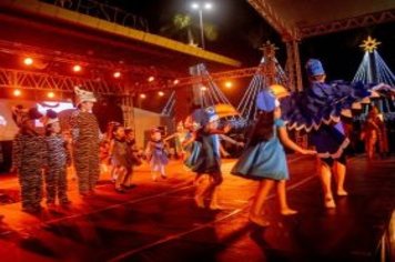 Foto - Espetáculo Rei Leão e banda Projeto X