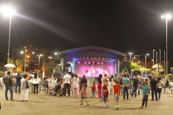 Foto - Cajati comemora o Dia Internacional da Dança apresentando um espetáculo na Praça da Bíblia