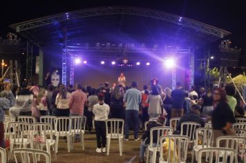 Foto - Cajati comemora o Dia Internacional da Dança apresentando um espetáculo na Praça da Bíblia