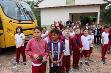 Foto - Alunos da Escola Municipal Francisco José de Lima Jr visitam o aterro sanitário do Município