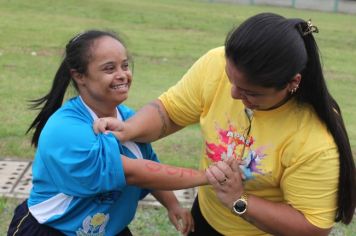 Foto - Torneio de Atletismo entres as APAES do Vale do Ribeira foi realizado no Centro de Eventos em Cajati