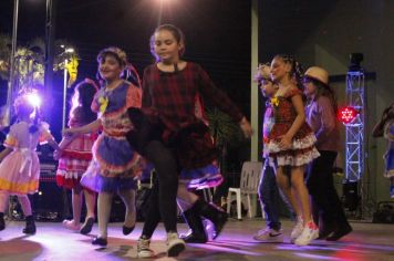 Foto - 4º MOVIMENTO CULTURA NA PRAÇA FOI UM ESPETÁCULO DE TALENTOS DO MUNICÍPIO