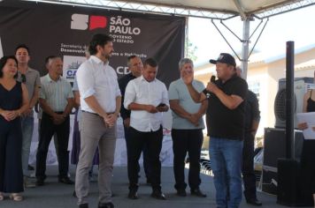 Foto - Inauguração do Empreendimento Cajati D- 65 casas e entrega de 280 títulos de Regularização Fundiária