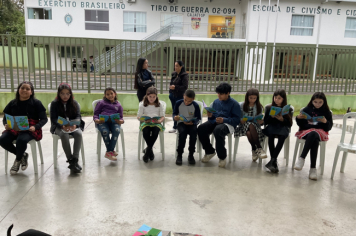 Foto - Sessão de Autógrafos - Árvore Guararema