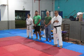 Foto - ESPORTE SANO CAJATI PROMOVE GRADUAÇÃO COM  TROCA DE FAIXAS E DOAÇÃO DE KIMONOS PARA ATLETAS INICIANTES