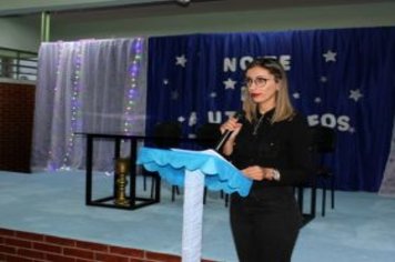 Foto - Noite de Autógrafos com Alunos Escritores