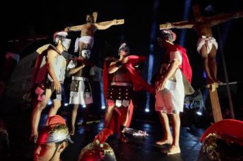 Foto - PAIXÃO DE CRISTO EMOCIONA CERCA DE 1500 MIL PESSOAS NA PRAÇA DA BÍBLIA