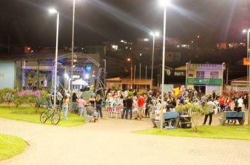 Foto - Cajati comemora o Dia Internacional da Dança apresentando um espetáculo na Praça da Bíblia