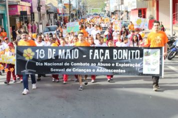 Foto - CAMINHADA FAÇA BONITO EM ALUSÃO AO 18 DE MAIO - DIA NACIONAL DE COMBATE AO ABUSO E À EXPLORAÇÃO SEXUAL