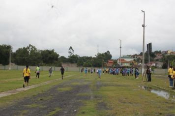 Foto - Torneio de Atletismo entres as APAES do Vale do Ribeira foi realizado no Centro de Eventos em Cajati