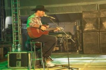 Foto - Shows com Paula Mattos e Cleito Camargo