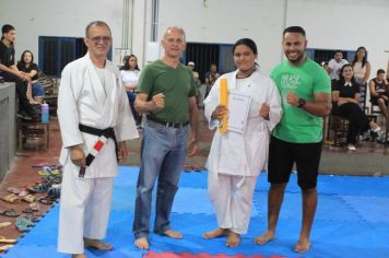 Foto - ESPORTE SANO CAJATI PROMOVE GRADUAÇÃO COM  TROCA DE FAIXAS E DOAÇÃO DE KIMONOS PARA ATLETAS INICIANTES