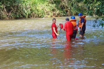 Foto - Treinamento de técnicas de salvamento 