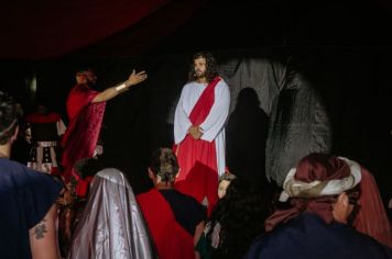 Foto - PAIXÃO DE CRISTO EMOCIONA CERCA DE 1500 MIL PESSOAS NA PRAÇA DA BÍBLIA