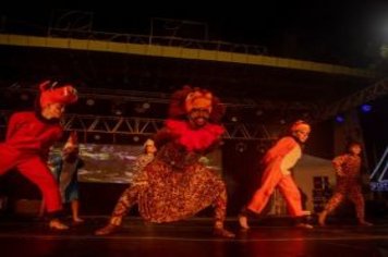 Foto - Espetáculo Rei Leão e banda Projeto X