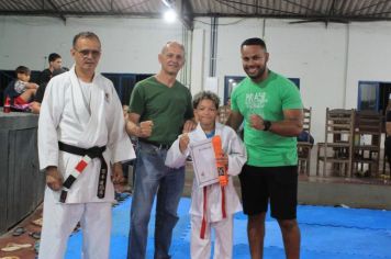 Foto - ESPORTE SANO CAJATI PROMOVE GRADUAÇÃO COM  TROCA DE FAIXAS E DOAÇÃO DE KIMONOS PARA ATLETAS INICIANTES