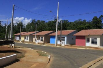 Foto - Inauguração do Empreendimento Cajati D- 65 casas e entrega de 280 títulos de Regularização Fundiária