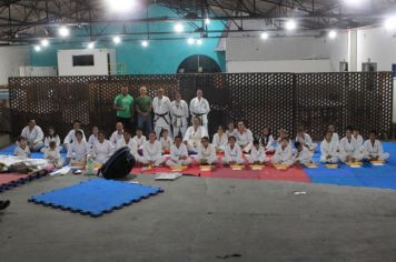 Foto - ESPORTE SANO CAJATI PROMOVE GRADUAÇÃO COM  TROCA DE FAIXAS E DOAÇÃO DE KIMONOS PARA ATLETAS INICIANTES