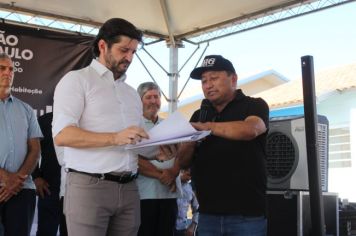 Foto - Inauguração do Empreendimento Cajati D- 65 casas e entrega de 280 títulos de Regularização Fundiária