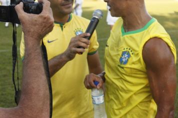 Foto - JOGO COMEMORATIVO COM EX-CRAQUES DA SELEÇÃO BRASILEIRA- CAJATI, 31 ANOS