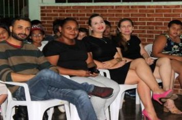 Foto - Noite de Autógrafos com Alunos Escritores