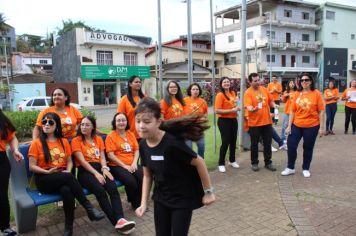 Foto - CAMINHADA FAÇA BONITO EM ALUSÃO AO 18 DE MAIO - DIA NACIONAL DE COMBATE AO ABUSO E À EXPLORAÇÃO SEXUAL