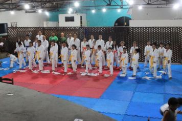 Foto - ESPORTE SANO CAJATI PROMOVE GRADUAÇÃO COM  TROCA DE FAIXAS E DOAÇÃO DE KIMONOS PARA ATLETAS INICIANTES