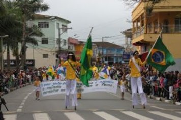 Desfile cívico de 7 de setembro encanta público na avenida