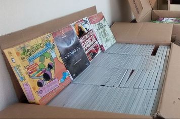 Departamento de Educação e Cultura recebe doação de livros do SESI Registro