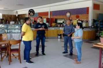 Vigilância em Saúde fiscaliza estabelecimentos de serviços essenciais em Cajati