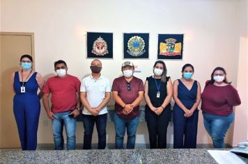 Prefeito Luiz Henrique Koga recebe a diretoria da APAE em seu gabinete