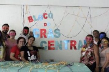 Jovens e idosos celebraram juntos o carnaval no CRAS Central