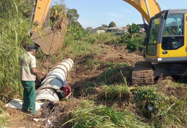 Serviços Municipais está realizando manutenções no bairro Parafuso