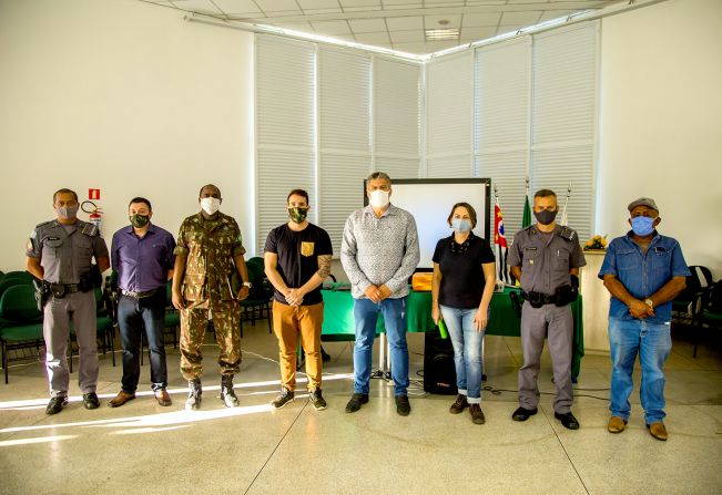Prefeito de Cajati recebe autoridades para conhecer o Tiro de Guerra 