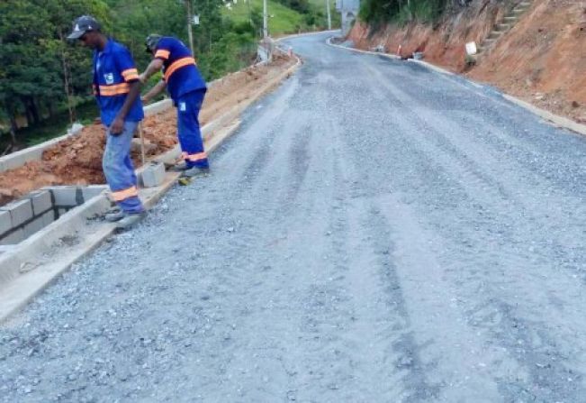 Avenida do bairro Inhunguvira ganha nova pavimentação